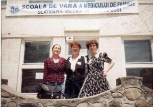 Școala de vară a cursurilor post-universitare pentru medicii de familie, 15 iunie 2001, Casa de Cultură Țărănească, comuna Slătioara, județul Vâlcea, medici participanți la cursuri