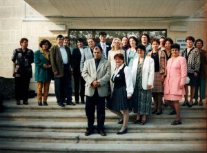 Școala de vară a cursurilor post-universitare pentru medicii de familie, 15 iunie 2001, Casa de Cultură Țărănească, comuna Slătioara, județul Vâlcea, lectori universitari dr.Mircea Manuc și dr.Dan Pițigoi – Spitalul Clinic Fundeni – Clinica de Endocrinologie