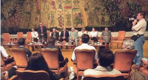 Acordarea burselor studențești, Teatrul Național I.L.Caragiale, București, 7 iulie 2005, Florin Rotaru, Aurelia Dinu, Dinu Săraru, Peter Imre, acad.Constantin Ionete, Geo Saizescu, Nicolae Dragoș