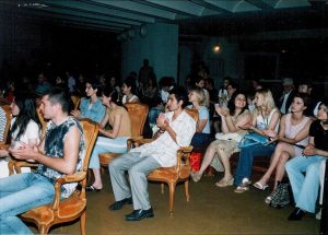 Acordarea burselor studențești, Teatrul Național I.L.Caragiale, București, 7 iulie 2005, studenții bursieri participanți la festivitatea încheierii anului școlar universitar și înmânarea burselor