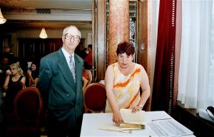 Acordarea burselor studențești, Restaurant Capșa, București, iulie 2006, acordarea burselor studentești în cadru festiv, Nicolae Dragoș, Elena Văduva