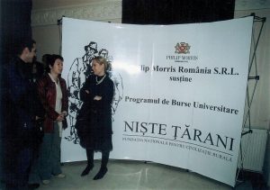Acordarea burselor studențești, Biblioteca Metropolitană ,,Mihail Sadoveanu” din București, 10 octombrie 2006, panoul sponsorului Philip Morris