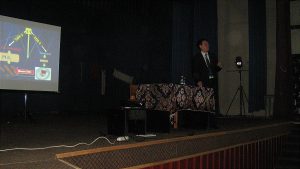 Școala de vară a cursurilor post-universitare pentru medicii de familie din mediul rural, 18 iulie 2010, Casa de Cultură Țărănească, comuna Slătioara județ Vâlcea, foto lector conf.dr.Florin Berghea