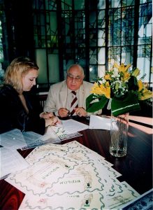 Programul Burse studențești al Fundației Niște țărani, Biblioteca Metropolitană Mihail Sadoveanu București, Dinu Săraru și Alexandra Badea la acordarea burselor studențești în cadru festiv