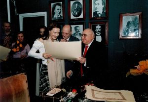 LA ÎNMÂNAREA DIPLOMELOR DE SOCIETAR - MONICA DAVIDESCU