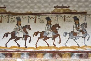 Fresca ,,Friza potecașilor " pictată la exteriorul Bisericuței Viorești, intrată în patrimoniu UNESCO
